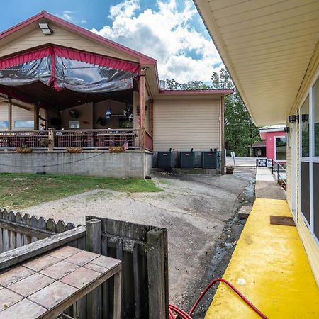 הוט ספרינגס Canary Lake Cottage W/Hot Tub At Sam'S Pizza מראה חיצוני תמונה