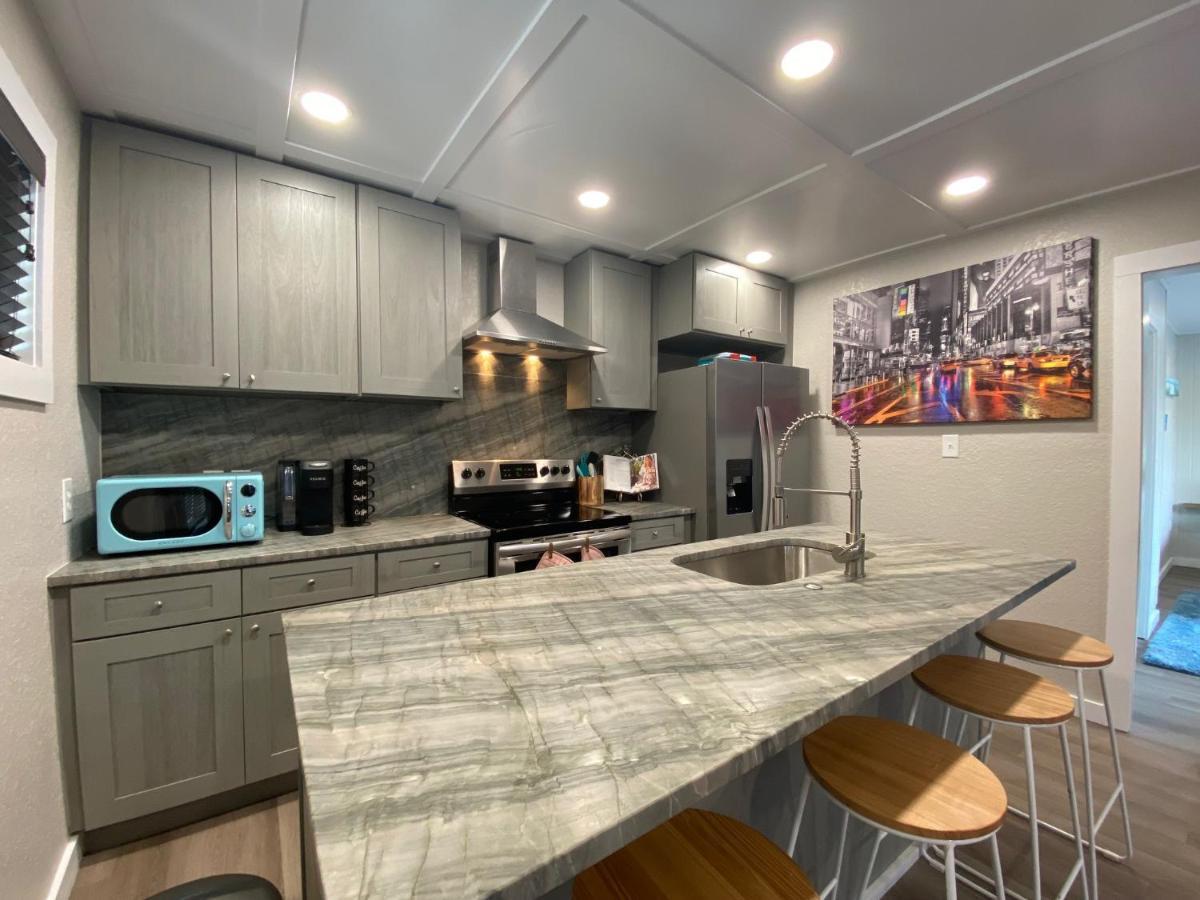הוט ספרינגס Canary Lake Cottage W/Hot Tub At Sam'S Pizza מראה חיצוני תמונה
